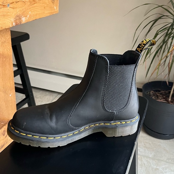 Dr. Martens 2976 Chelsea Boot - Women's - Picture 2 of 10
